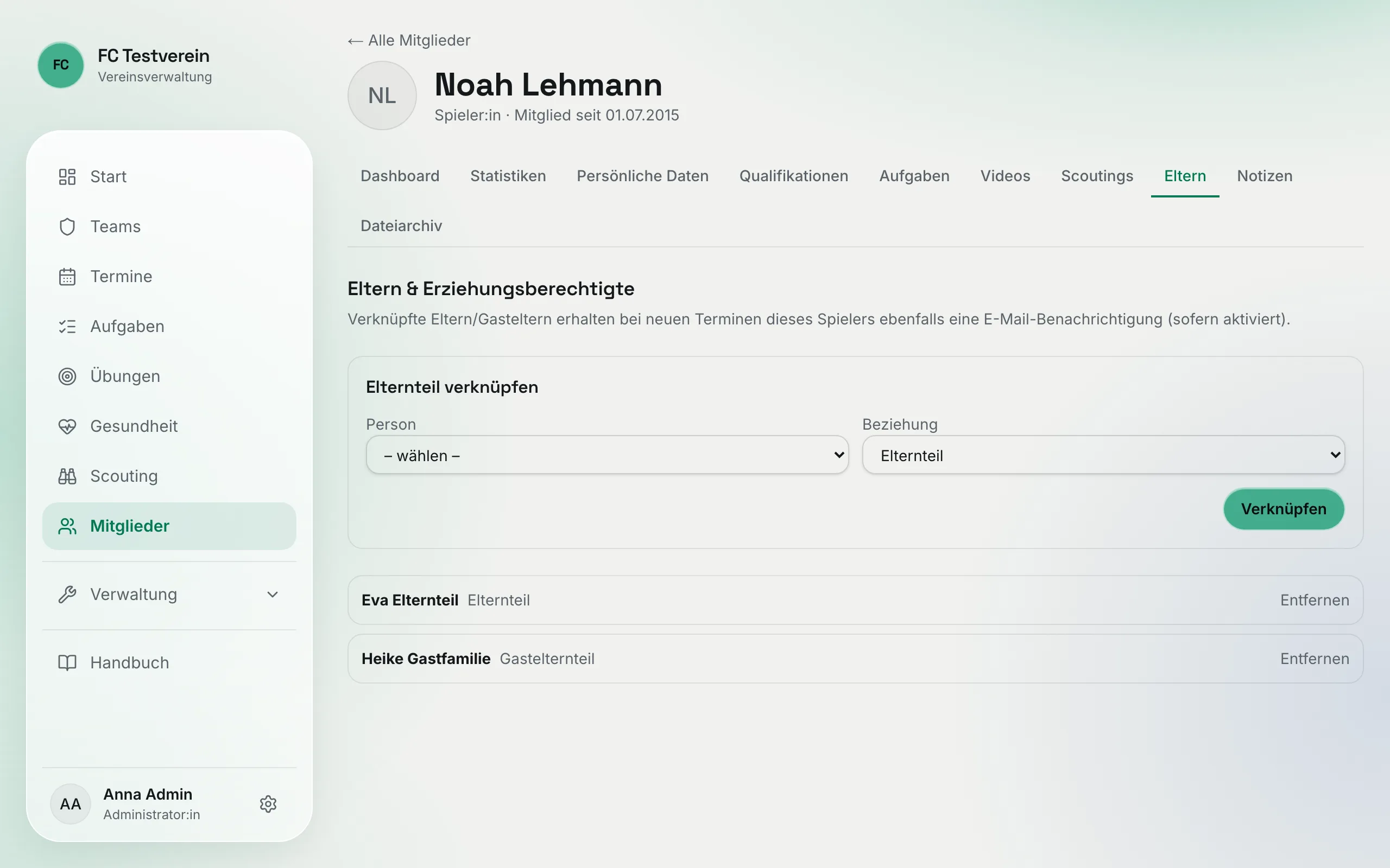 Reiter „Eltern“ mit dem Formular „Elternteil verknüpfen“ und zwei verknüpften Personen